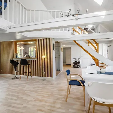 4 Bedroom In Holiday home