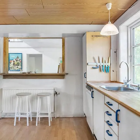 4 Bedroom In Semesterbostad Gudhjem