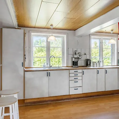 4 Bedroom In *